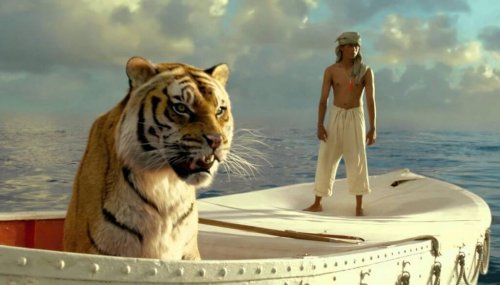 Life of Pi scene with Pi and raft.
