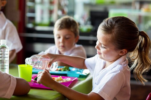 The Advantages of School Cafeterias - Exploring your mind