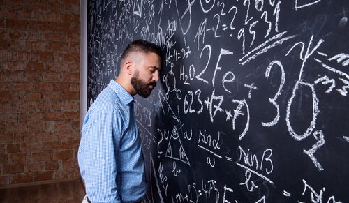 Teachers with teacher burnout syndrome perform their jobs mechanically.