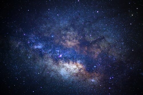 People with apeirophobia avoid thinking about the universe.