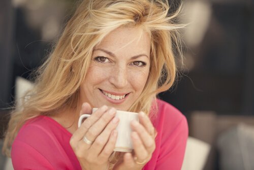 Woman drinking tea.