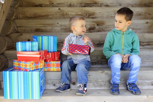 On many occasions, jealousy can get in the way of sibling relationships.