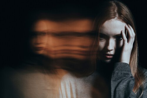 A woman affected by cannabis consumption.