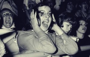 Fans and Mirror Neurons