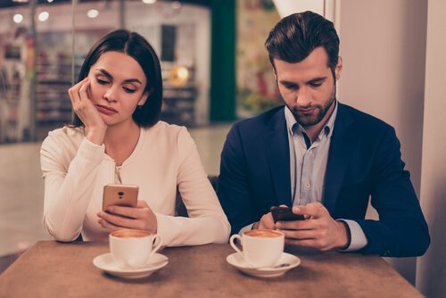 Cell Phones Can Damage Relationships and Cause Lack of Empathy
