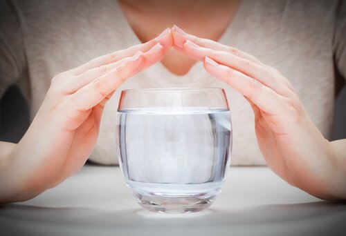 Five reasons to start drinking more water.