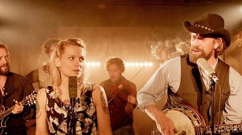 The protagonists singing in Alabama Monroe.