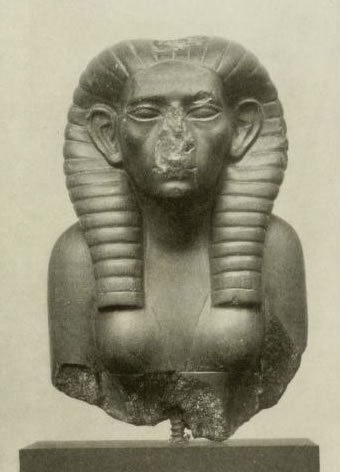 A statue of Sobekneferu.