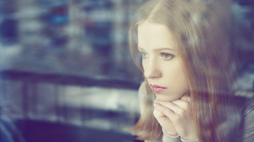seemingly distressed woman with type d personality