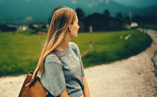 woman who is cutting ties with her family