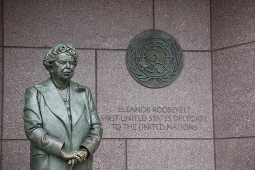 A statue of Eleanor Roosevelt.
