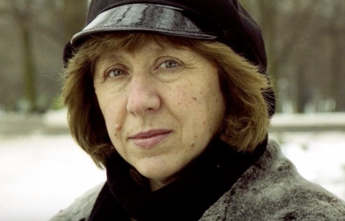 A portrait of Svetlana Alexievich.