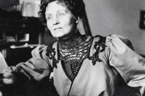 A black and white photo of Emmeline Pankhurst.