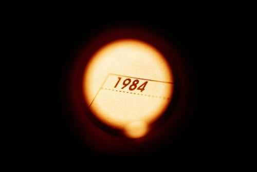 This is 1984 the title of the most famous novel by George Orwell.