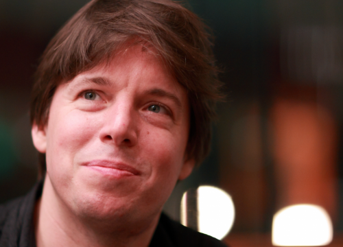 A Violinist in the Subway: Proof that We Look without Really Seeing