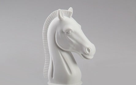 En hvit hest som symboliserer en hvit ridder, typisk for fiksermentalitet.