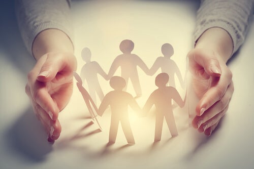 Paper figures connected representing the systems theories of Jay Haley.