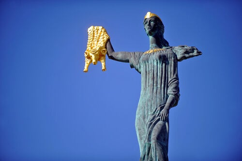 A sculpture of Medea.