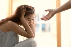 Signs of Emotional Abandonment in a Relationship