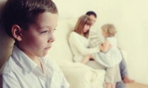 Avoiding Jealousy in Children When You Welcome a Baby