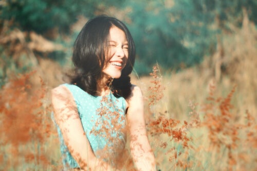 A woman in some fields.