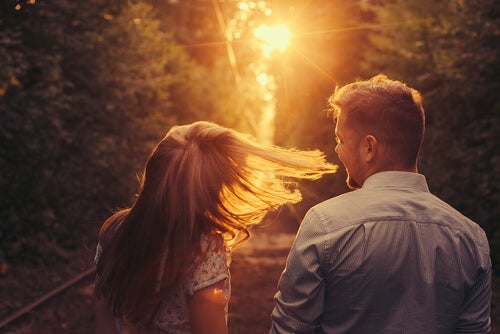 A couple hiking.