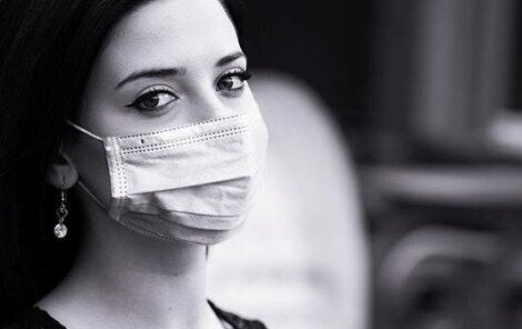 A girl with a mask.
