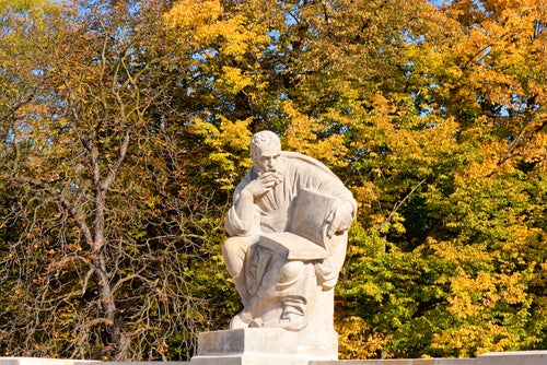 A statue of Aristophanes.
