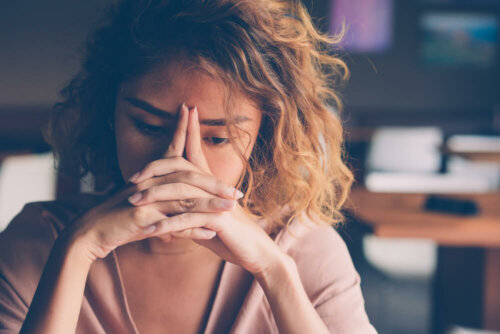 A worried woman.