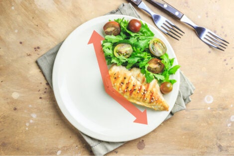 Food on a plate representing intermittent fasting.