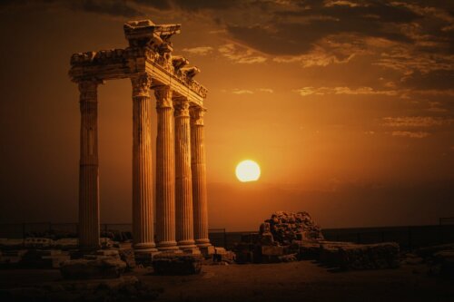 The temple of the myth of Apollo.