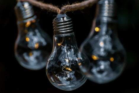 Three light bulbs.