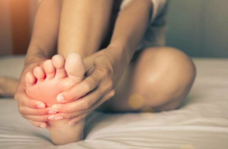 Burning Feet Syndrome: Causes and Symptoms