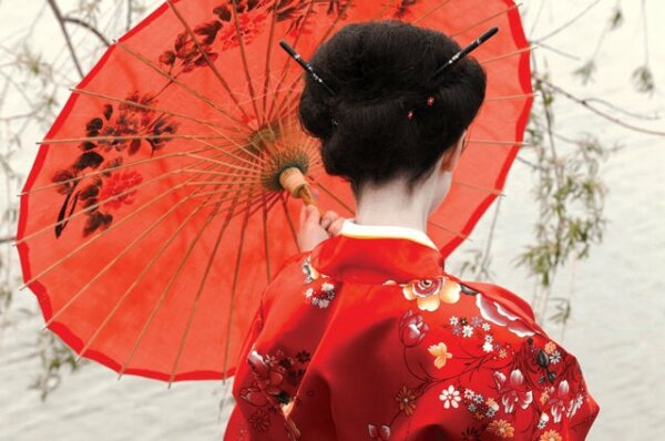 Madama Butterfly with a parasol.