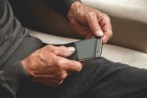 Mobile Apps May Help with Alzheimer's