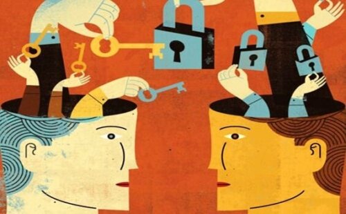 Two heads from which hands holding keys are coming out.