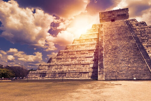 7 Maya Proverbs About Living in the Present