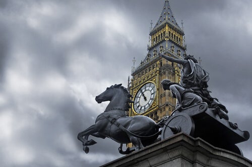 Photo of London and the statue of Boudicca