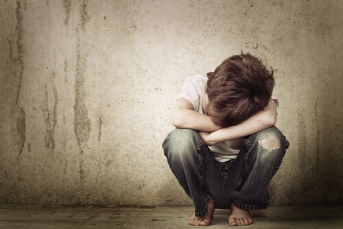 Et trist barn, et resultat av tidlig deprivasjon.