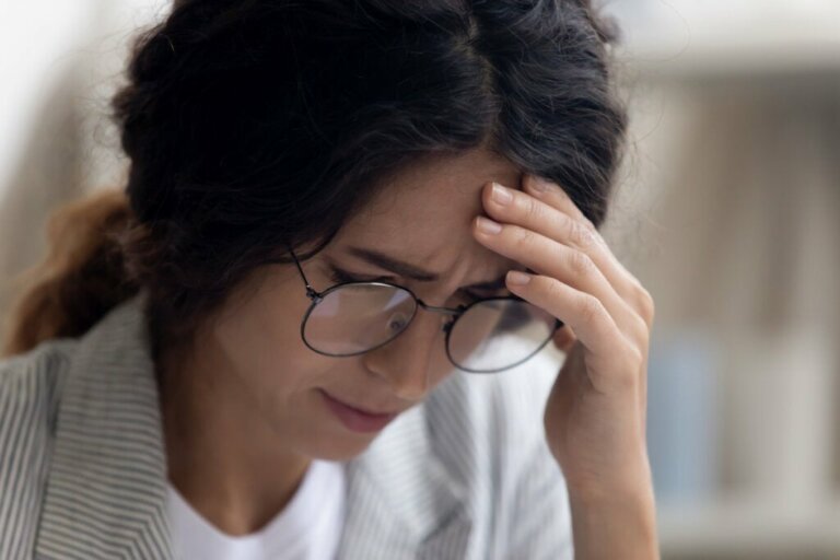 Workplace Depression: Symptoms, Causes, and Treatment
