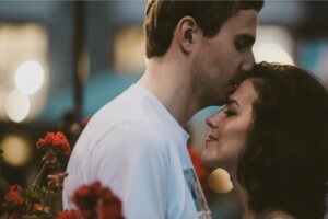 Telltale Signs that Your Lover Truly Cares About You