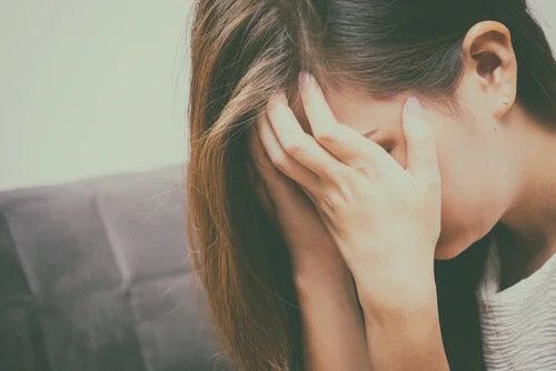 Een vrouw die rouwen als een leerproces ervaart