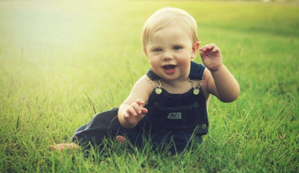 A baby on the ground.