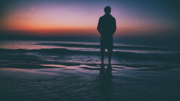 Iemand op het strand