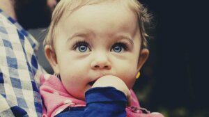 Are the Smartest Babies Easily Identifiable?