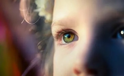 Nærbillede af barns øje
