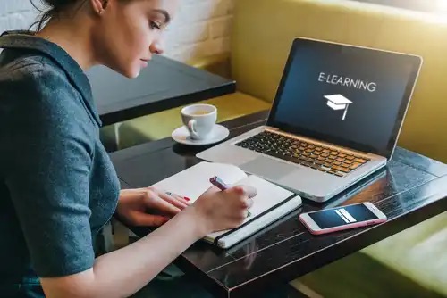 A woman doing online learning.