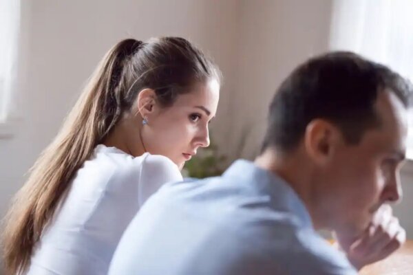 An unhappy couple.