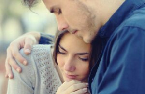How to Comfort Another: Here's What Science Says