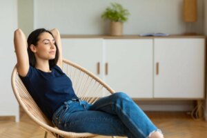 The Danshari Method: Declutter Your Life and Be Happier